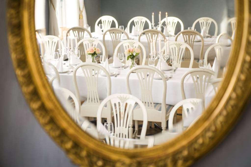 Home Hotel Park Халден Ресторант снимка
