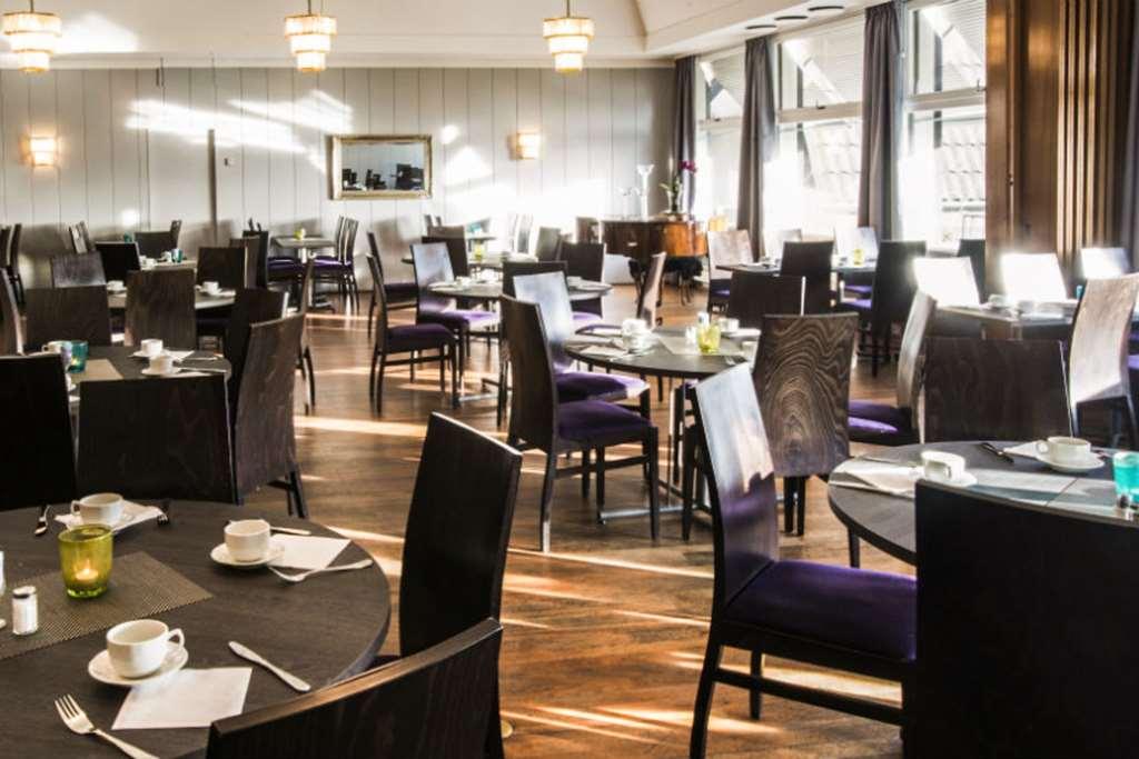 Home Hotel Park Халден Ресторант снимка