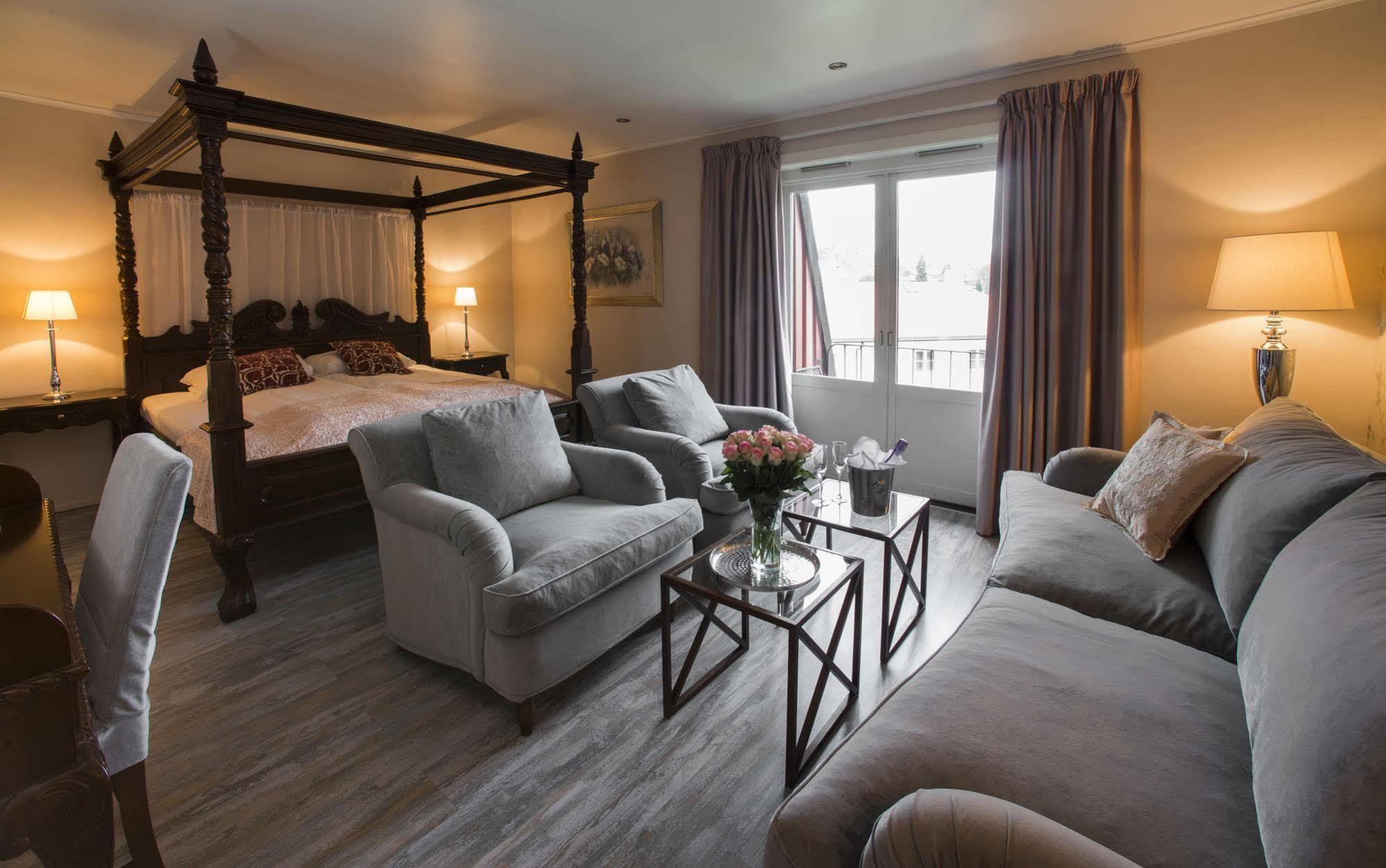 Home Hotel Park Халден Екстериор снимка