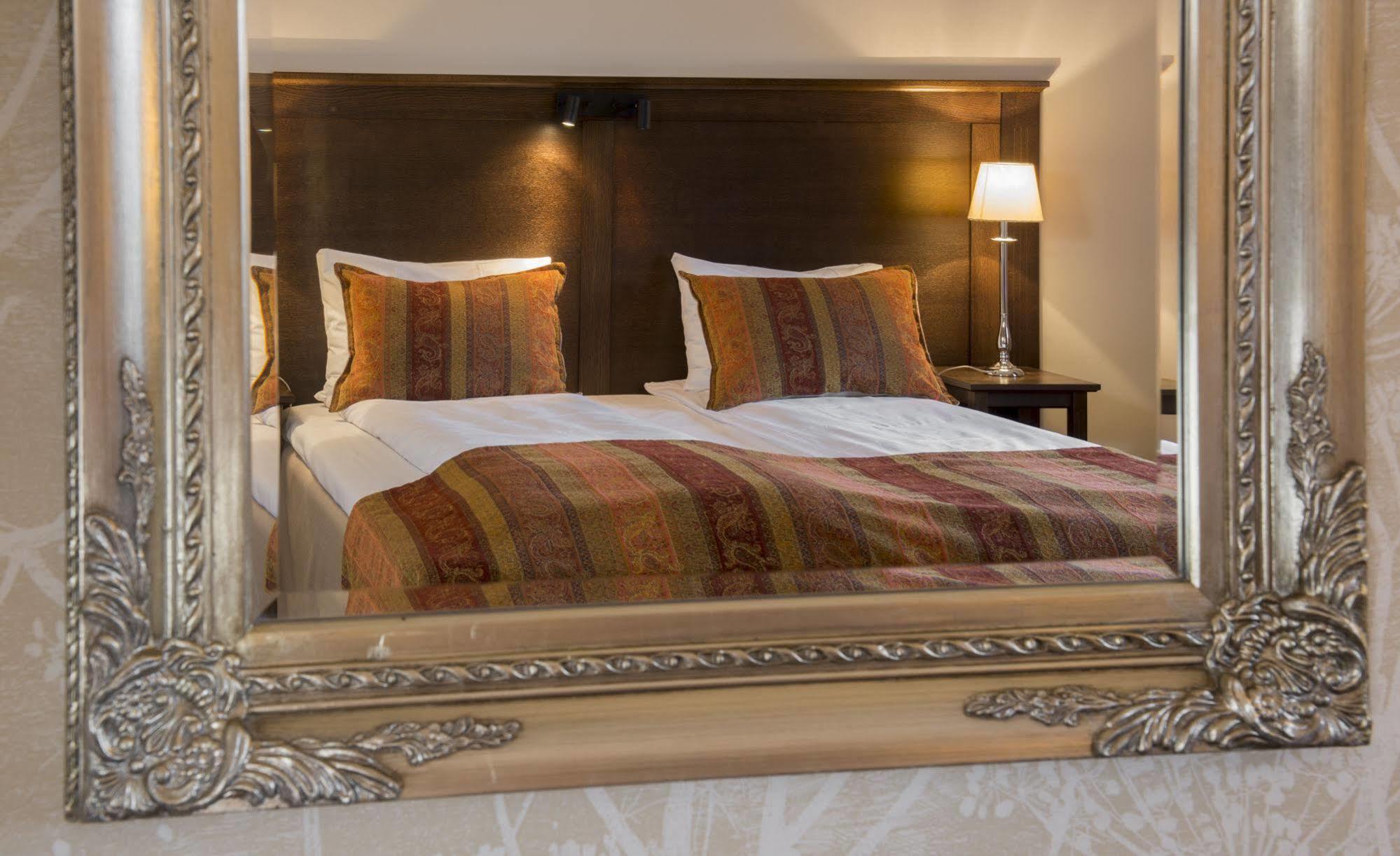 Home Hotel Park Халден Екстериор снимка