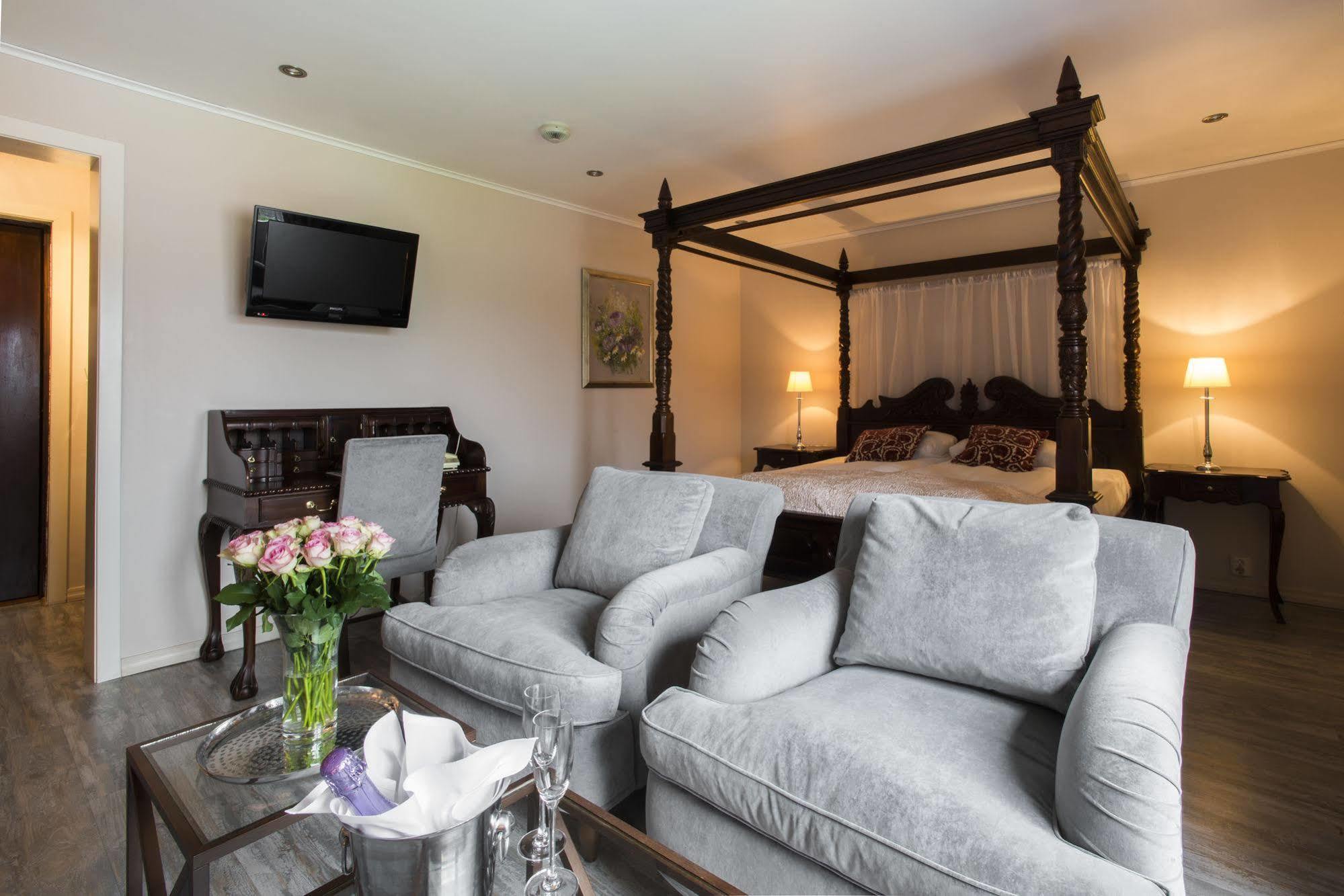 Home Hotel Park Халден Екстериор снимка